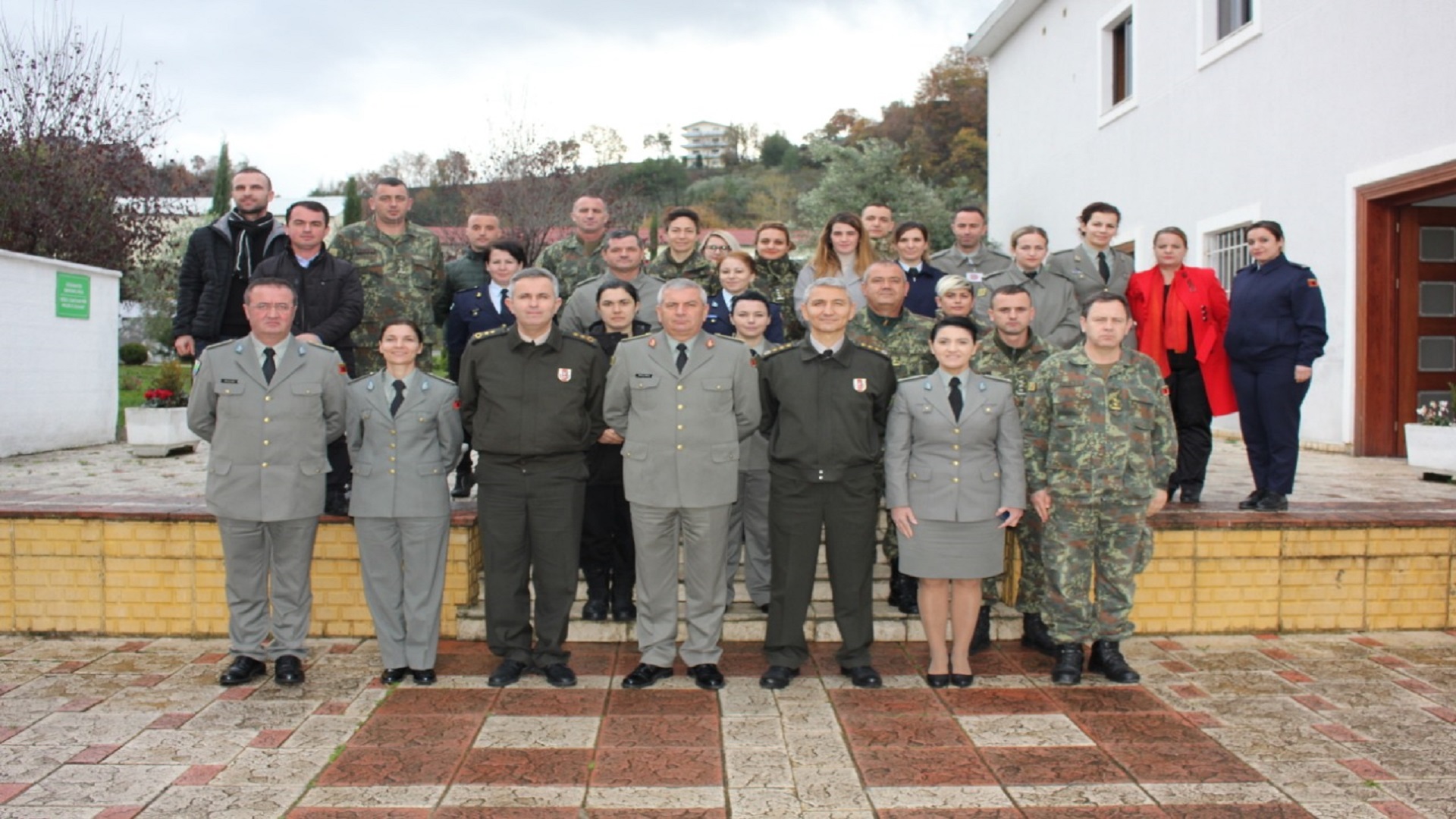 Arnavutluk Eğitimi Grup Fotoğrafı