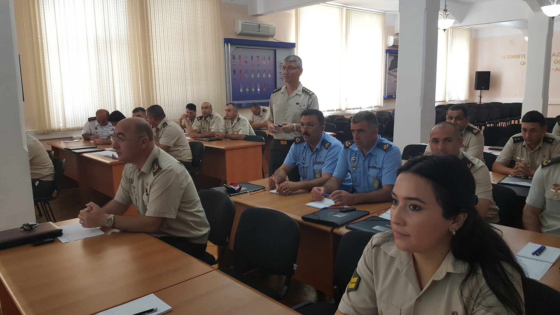 Azerbaycan Eğitimi Ders Esnasında Sınıf Fotoğrafı